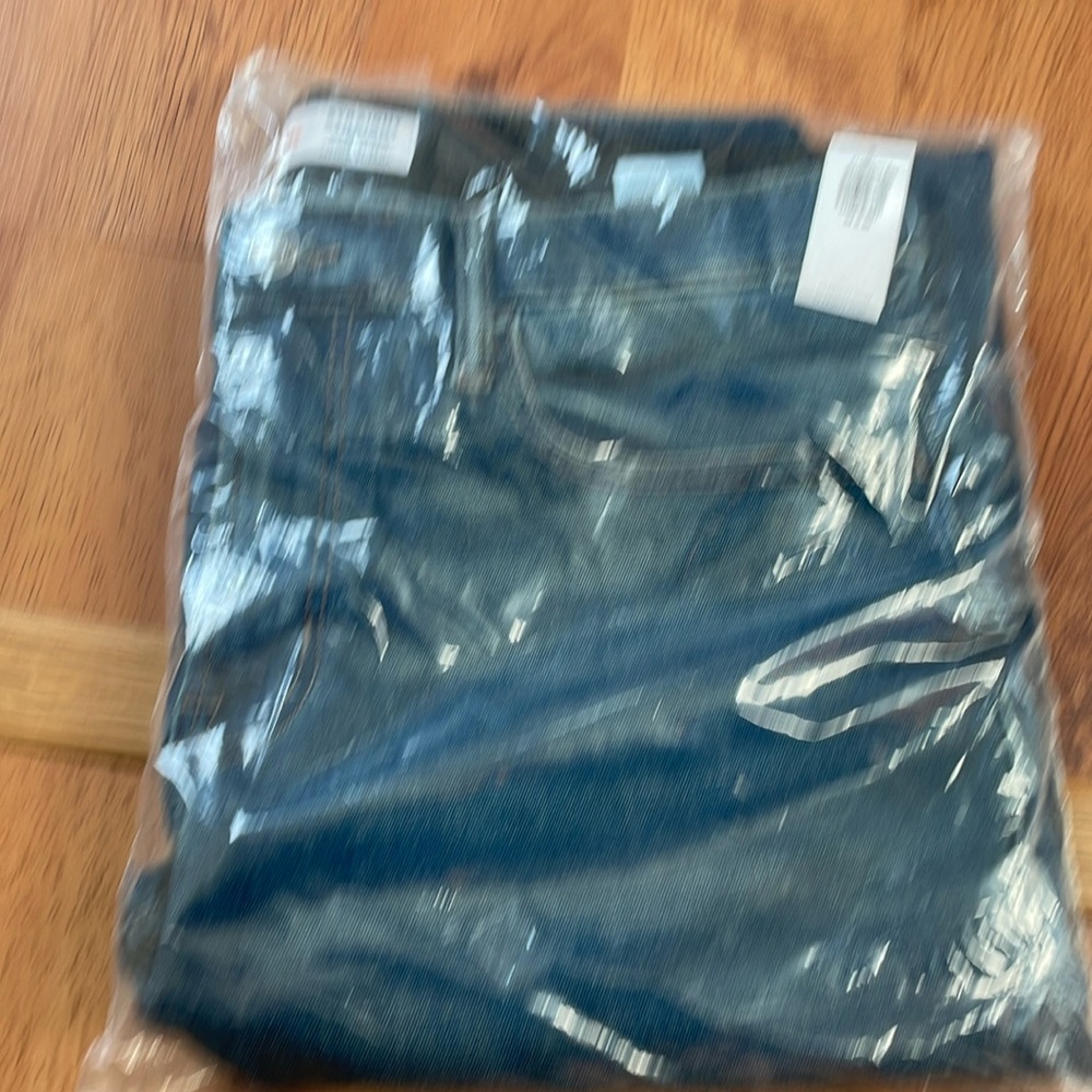 Old Navy 360 degree stretch medium blue jeans